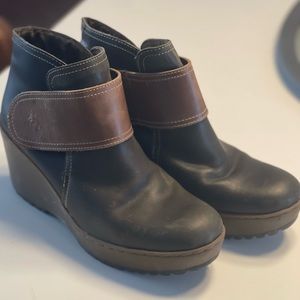 VGUC Fly London brown boots